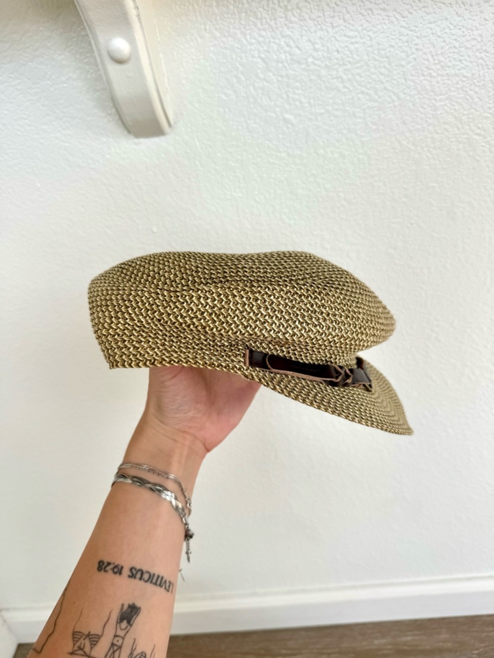 Nine West Tan Straw Newsboy Cap with Buckle